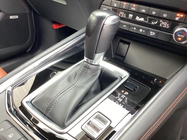 アクセルペダルを踏み込む量や速さに応じて変速パターンを制御し、人馬一体の運転感覚を発揮してくれる６速オートマ