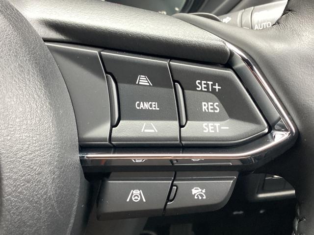 ＭＲＣＣ（マツダレーダークルーズコントロール）は先行車との車間を維持しながら追従走行を行い、長距離でのドライバー負担を軽減させてくれます