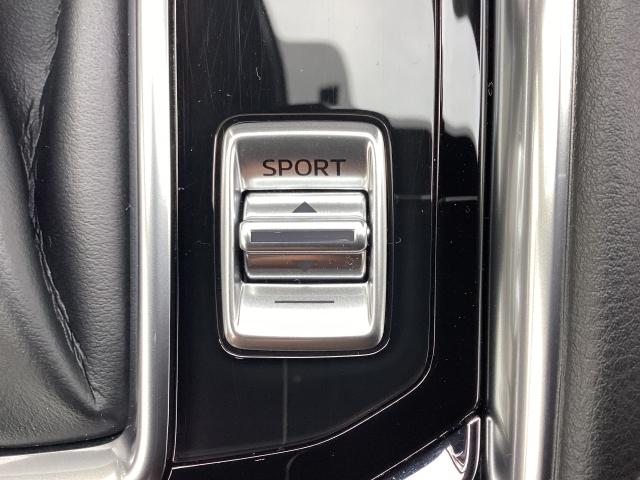 ドライブセレクションを搭載　ＳＰＯＲＴモードにすると自動的に低いギアに設定　アクセル操作に対して力強い加速が得られます