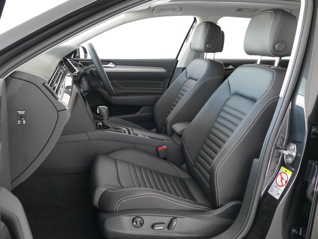 パサートオールトラック ＴＤＩ　４モーション　アドバンス　パノラマスラィディングルーフ　ディーゼル４ＷＤ　レザーシート　純正ナビ　ＥＴＣ２．０　リアカメラ　エマージェンシーブレーキ機能　後方支援後退時衝突防止機能　　追従機能ＡＣＣ　認定中古車（13枚目）