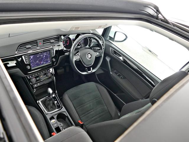 ゴルフトゥーラン TSI ハイライン パノラマスラィディングルーフ 純正ナビ ETC2.0 リアカメラ 歩行者検定エマージェンシーブレーキ 追従機能ACC LEDライト認定中古車(6枚目)