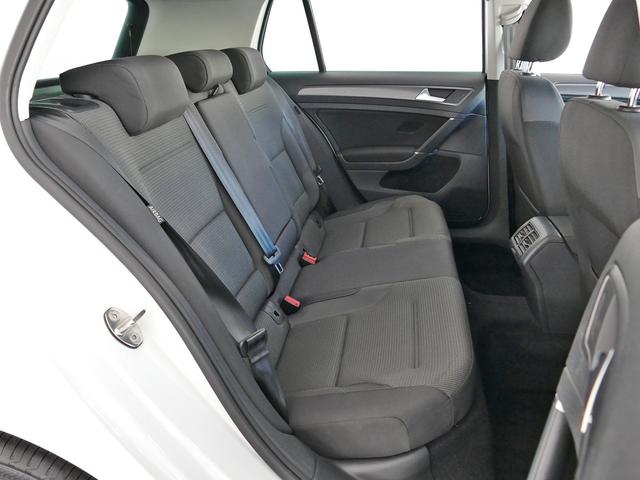 ゴルフ TSIコンフォートライン マイスター ナビ テクノロジー 17インチアルミ ETC2.0 リアカメラ 歩行者検知エマージェンシーブレーキ デジタルメーター 追従機能ACC 後方支援 後退時衝突防止 前後センサー 駐車支援 認定中古車(12枚目)