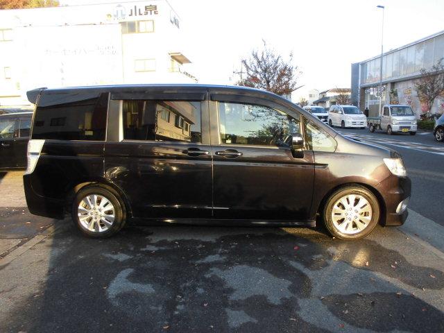 ステップワゴンスパーダ Ｚ　両側パワースライドドア　地デジＴＶ後席フリップダウンモニター　バックカメラ　フォグランプ　ＥＴＣ（8枚目）