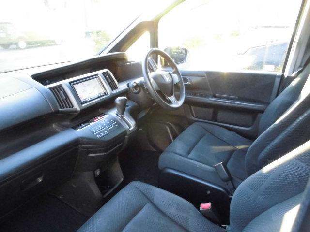 ステップワゴンスパーダ Ｚ　両側パワースライドドア　地デジＴＶ後席フリップダウンモニター　バックカメラ　フォグランプ　ＥＴＣ（12枚目）