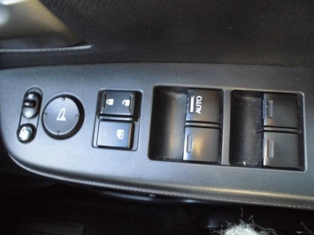 ステップワゴンスパーダ Ｚ　両側パワースライドドア　純正フルセグナビ　バックカメラ　フォブランプＥＴＣ（31枚目）