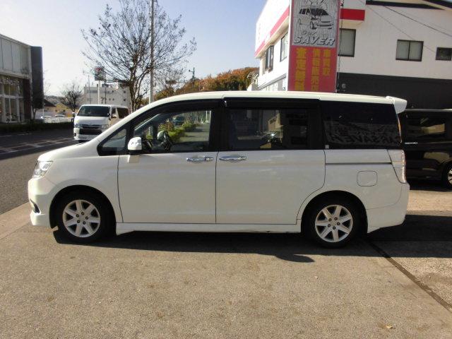 ステップワゴンスパーダ Ｚ　両側パワースライドドア　フルセグナビバックカメラ　後席フリップダウンモニター　マルチビューモニター　ＥＴＣ　フォグランプ（4枚目）