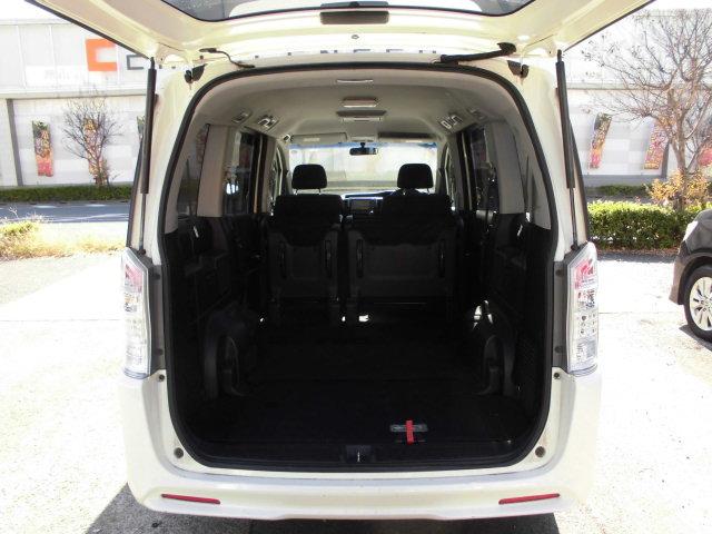 ステップワゴンスパーダ Ｚ　両側パワースライドドア　フルセグナビバックカメラ　後席フリップダウンモニター　マルチビューモニター　ＥＴＣ　フォグランプ（17枚目）