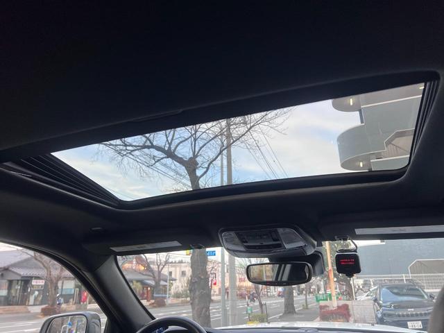 ダッジ・デュランゴ ＲＴ　新車並行輸入車　テクノロジーＰＫＧ　ブラックトップＰＫＧ　サンルーフ　バックカメラ　シートヒーター　ルーフレール　ＡｐｐｌｅＣａｒＰｌａｙ　ＡｎｄｒｏｉｄＡｕｔｏ（16枚目）