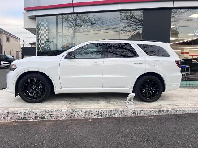 ダッジ・デュランゴ ＲＴ　新車並行輸入車　テクノロジーＰＫＧ　ブラックトップＰＫＧ　サンルーフ　バックカメラ　シートヒーター　ルーフレール　ＡｐｐｌｅＣａｒＰｌａｙ　ＡｎｄｒｏｉｄＡｕｔｏ（20枚目）