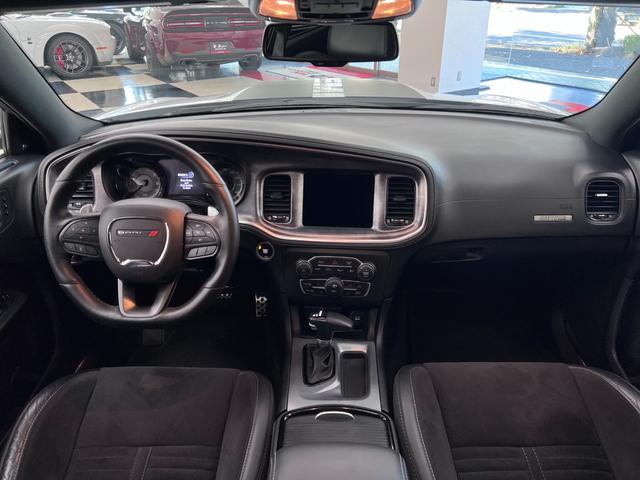 ダッジ・チャージャー Ｒ／Ｔ　ＤＡＹＴＯＮＡ　ＢＣＤ自社輸入車　サンルーフ　ｂｒｅｍｂｏレッドブレーキキャリパー　ＭＯＰＡＲエアインテーク　アルカンターラコンビシート　シートヒーター＆ベンチレーション　アップルカープレイ・アンドロイドオート（4枚目）