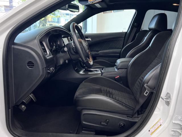 ダッジ・チャージャー Ｒ／Ｔ　ＤＡＹＴＯＮＡ　ＢＣＤ自社輸入車　サンルーフ　ｂｒｅｍｂｏレッドブレーキキャリパー　ＭＯＰＡＲエアインテーク　アルカンターラコンビシート　シートヒーター＆ベンチレーション　アップルカープレイ・アンドロイドオート（6枚目）