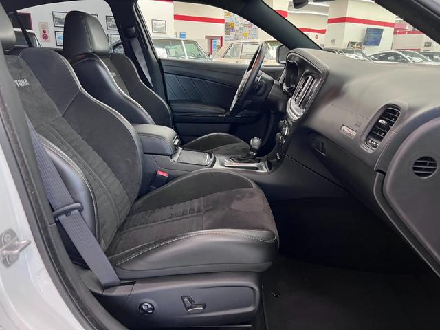 ダッジ・チャージャー Ｒ／Ｔ　ＤＡＹＴＯＮＡ　ＢＣＤ自社輸入車　サンルーフ　ｂｒｅｍｂｏレッドブレーキキャリパー　ＭＯＰＡＲエアインテーク　アルカンターラコンビシート　シートヒーター＆ベンチレーション　アップルカープレイ・アンドロイドオート（8枚目）