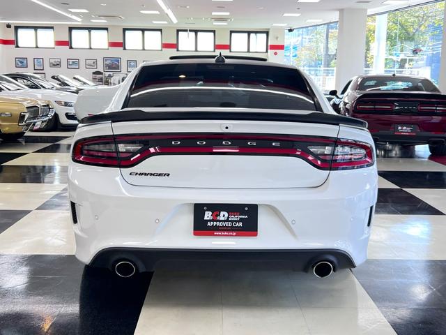 ダッジ・チャージャー Ｒ／Ｔ　ＤＡＹＴＯＮＡ　ＢＣＤ自社輸入車　サンルーフ　ｂｒｅｍｂｏレッドブレーキキャリパー　ＭＯＰＡＲエアインテーク　アルカンターラコンビシート　シートヒーター＆ベンチレーション　アップルカープレイ・アンドロイドオート（19枚目）