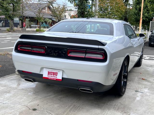 ダッジ・チャレンジャー ＧＴ　ブラックトップＰＫＧ　　クルーズコントロール　パドルシフト　ドラレコ　バックカメラ　アップルカープレイ・アンドロイドオート　エンジンスターター（3枚目）