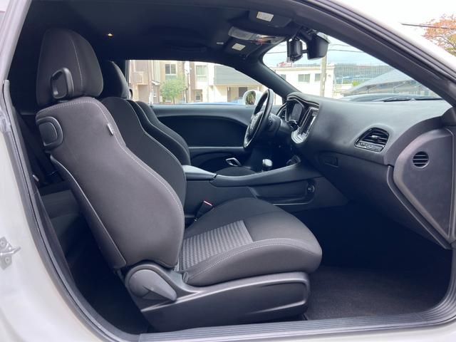 ダッジ・チャレンジャー ＧＴ　ブラックトップＰＫＧ　　クルーズコントロール　パドルシフト　ドラレコ　バックカメラ　アップルカープレイ・アンドロイドオート　エンジンスターター（9枚目）