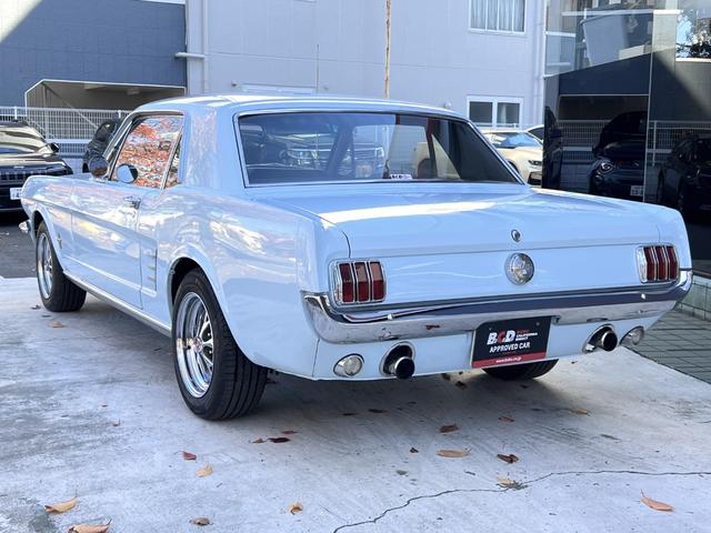マスタング ハードトップ　２８９ｃｉ　ＢＣＤ自社輸入車　ＭＳＤ　パワステ　エーデルブロックキャブレター　電動ファン　ヴィンテージエア　ディスクブレーキ　ビッグサイズラジエーター（3枚目）