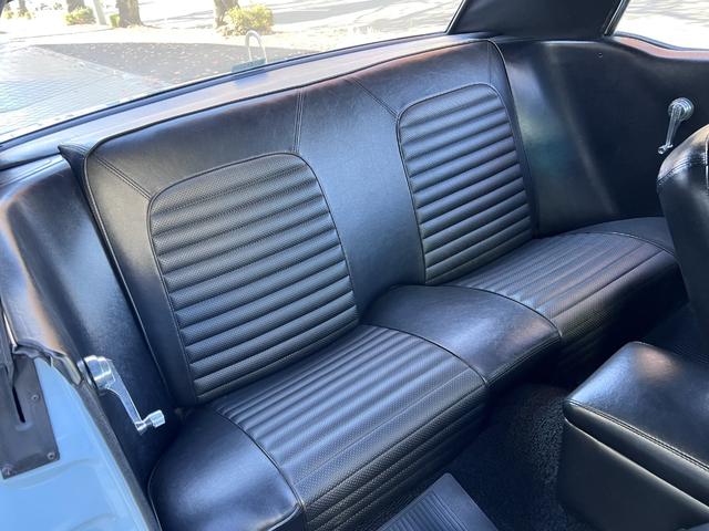 マスタング ハードトップ　２８９ｃｉ　ＢＣＤ自社輸入車　ＭＳＤ　パワステ　エーデルブロックキャブレター　電動ファン　ヴィンテージエア　ディスクブレーキ　ビッグサイズラジエーター（10枚目）
