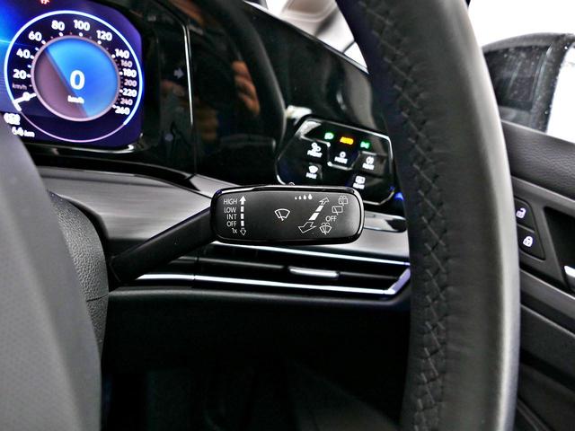 ゴルフヴァリアント ｅＴＳＩ　スタイル　プラチナムエディション　フォルクスワーゲン認定中古車　禁煙　元デモカー　純正ナビゲーション　ＥＴＣ　リアカメラ　アダプティブクルーズコントロール　純正アルミホイール（35枚目）