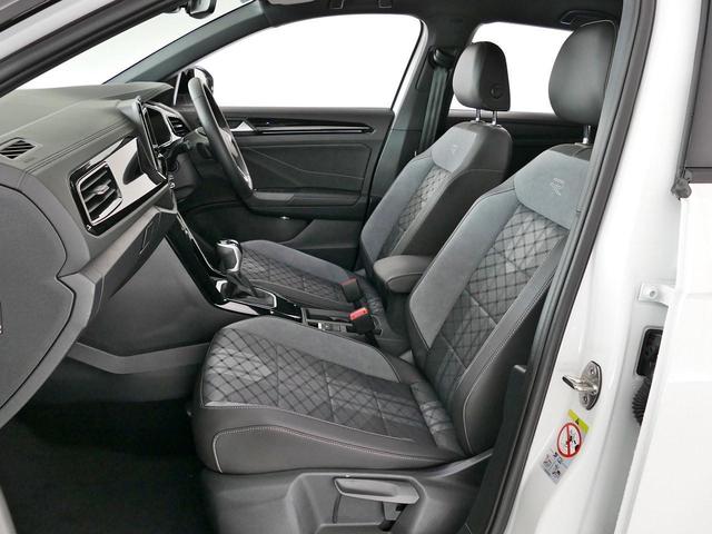 Ｔ－ロック ＴＤＩ　Ｒライン　ブラックスタイル　フォルクスワーゲン認定中古車　禁煙　元社用車　純正ナビゲーション　ＥＴＣ　リアカメラ　アダプティブクルーズコントロール　純正アルミホイール（21枚目）