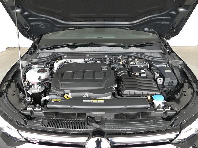 ゴルフ ＴＤＩ　Ｒライン　プラチナムエディション　フォルクスワーゲン認定中古車　禁煙　純正ナビゲーション　ＥＴＣ　リアカメラ　アダプティブクルーズコントロール　純正アルミホイール（6枚目）