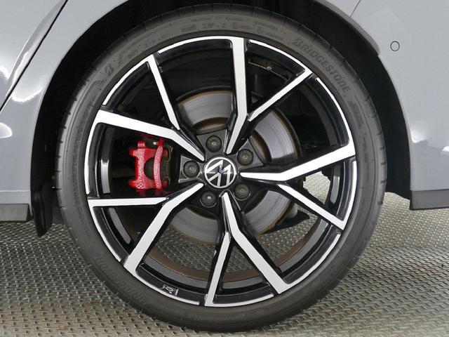 ゴルフＧＴＩ ベースグレード　フォルクスワーゲン認定中古車　禁煙　純正ナビゲーションＥＴＣ　リアカメラ　アダプティブクルーズコントロール　純正アルミホイール（12枚目）