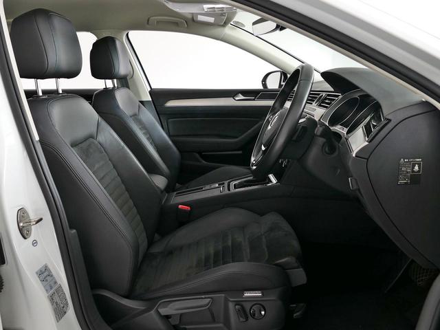 パサートヴァリアント ＴＳＩエレガンスライン　フォルクスワーゲン認定中古車　禁煙　純正ナビゲーション　ＥＴＣ　リアカメラ　アダプティブクルーズコントロール　純正アルミホイール（17枚目）