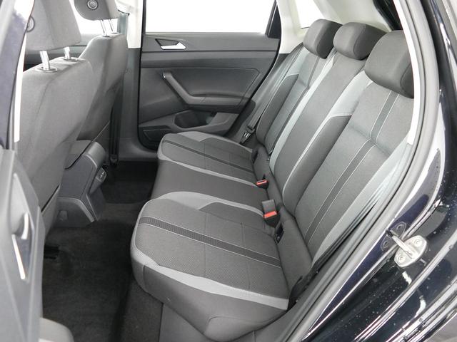 ポロ ＴＳＩ　Ｒライン　フォルクスワーゲン認定中古車　禁煙　純正ナビゲーション　ＥＴＣ　リアカメラ　アダプティブクルーズコントロール　純正アルミホイール（20枚目）