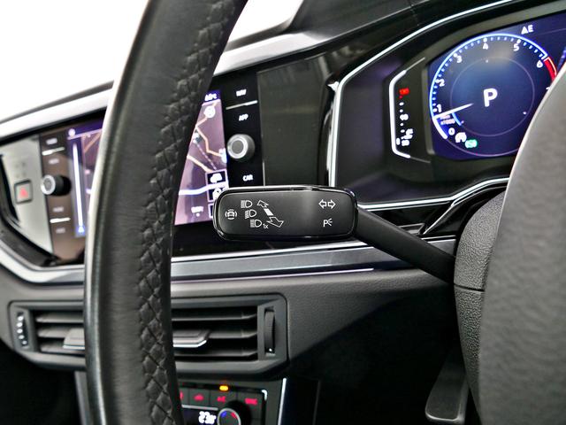 ポロ ＴＳＩ　Ｒライン　フォルクスワーゲン認定中古車　禁煙　純正ナビゲーション　ＥＴＣ　リアカメラ　アダプティブクルーズコントロール　純正アルミホイール（44枚目）