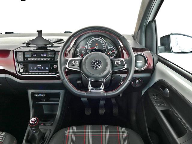 アップ！ＧＴＩ　最終型　６速マニュアル車　１ＬＴＳＩエンジン　ｂｅａｔｓ　３００Ｗ　７スピーカーサウンドシステム　バックカメラ　Ｂｌｕｅｔｏｏｔｈ　パークセンサー　専用１７インチＡＷ　禁煙車　ワンオーナー　認定中古車(7枚目)