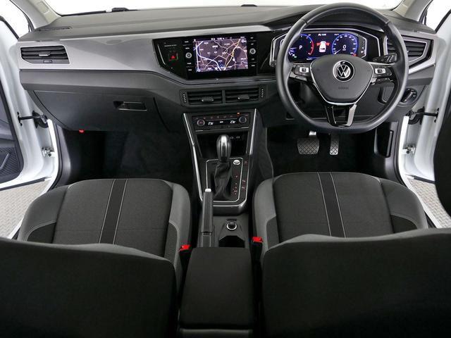 ポロ ＴＳＩ　Ｒライン　フォルクスワーゲン認定中古車　禁煙　純正ナビゲーション　ＥＴＣ　リアカメラ　アダプティブクルーズコントロール　純正アルミホイール　純正エアロ（20枚目）
