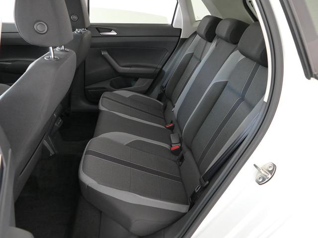 ポロ ＴＳＩ　Ｒライン　フォルクスワーゲン認定中古車　禁煙　純正ナビゲーション　ＥＴＣ　リアカメラ　アダプティブクルーズコントロール　純正アルミホイール　純正エアロ（24枚目）