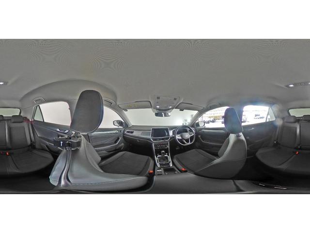 Ｔ－ロック ＴＤＩ　スタイル　フォルクスワーゲン認定中古車　禁煙　純正ナビゲーション　ＥＴＣ　リアカメラ　アダプティブクルーズコントロール　純正アルミホイール（69枚目）