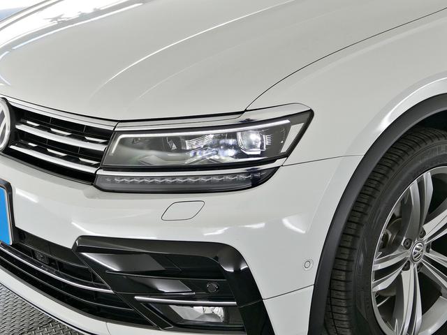 ティグアン ＴＳＩ　Ｒライン　フォルクスワーゲン認定中古車　禁煙　純正ナビゲーション　ＥＴＣ　リアカメラ　アダプティブクルーズコントロール　純正アルミホイール　専用エアロ（9枚目）