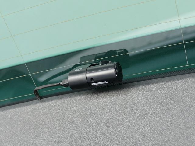 ティグアン ＴＳＩ　Ｒライン　フォルクスワーゲン認定中古車　禁煙　純正ナビゲーション　ＥＴＣ　リアカメラ　アダプティブクルーズコントロール　純正アルミホイール　専用エアロ（12枚目）