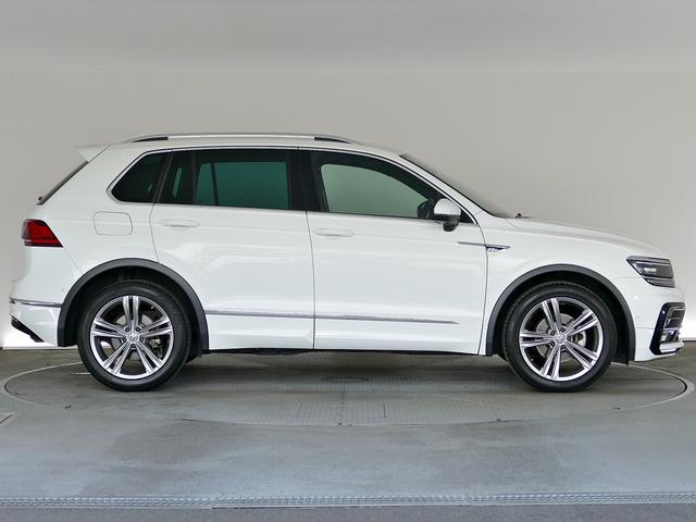 ティグアン ＴＳＩ　Ｒライン　フォルクスワーゲン認定中古車　禁煙　純正ナビゲーション　ＥＴＣ　リアカメラ　アダプティブクルーズコントロール　純正アルミホイール　専用エアロ（18枚目）