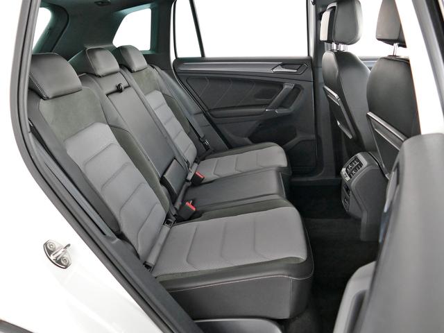 ティグアン ＴＳＩ　Ｒライン　フォルクスワーゲン認定中古車　禁煙　純正ナビゲーション　ＥＴＣ　リアカメラ　アダプティブクルーズコントロール　純正アルミホイール　専用エアロ（21枚目）