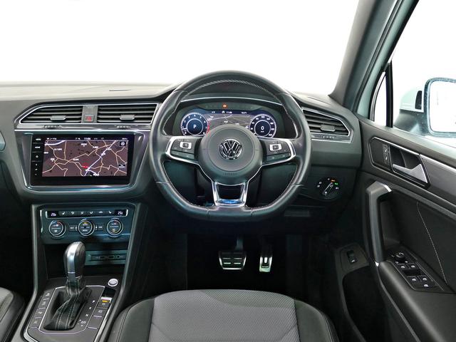 ティグアン ＴＳＩ　Ｒライン　フォルクスワーゲン認定中古車　禁煙　純正ナビゲーション　ＥＴＣ　リアカメラ　アダプティブクルーズコントロール　純正アルミホイール　専用エアロ（26枚目）