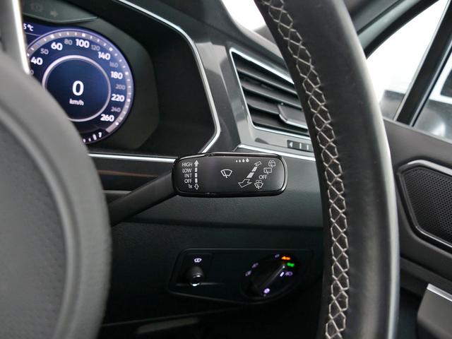 ティグアン ＴＳＩ　Ｒライン　フォルクスワーゲン認定中古車　禁煙　純正ナビゲーション　ＥＴＣ　リアカメラ　アダプティブクルーズコントロール　純正アルミホイール　専用エアロ（33枚目）