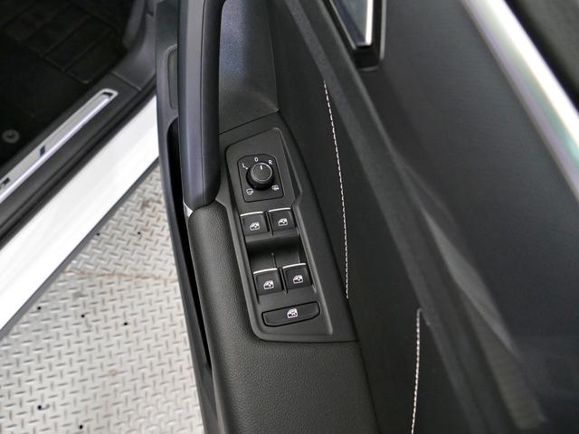 ティグアン ＴＳＩ　Ｒライン　フォルクスワーゲン認定中古車　禁煙　純正ナビゲーション　ＥＴＣ　リアカメラ　アダプティブクルーズコントロール　純正アルミホイール　専用エアロ（40枚目）