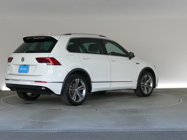 ティグアン ＴＳＩ　Ｒライン　フォルクスワーゲン認定中古車　禁煙　純正ナビゲーション　ＥＴＣ　リアカメラ　アダプティブクルーズコントロール　純正アルミホイール　専用エアロ（59枚目）