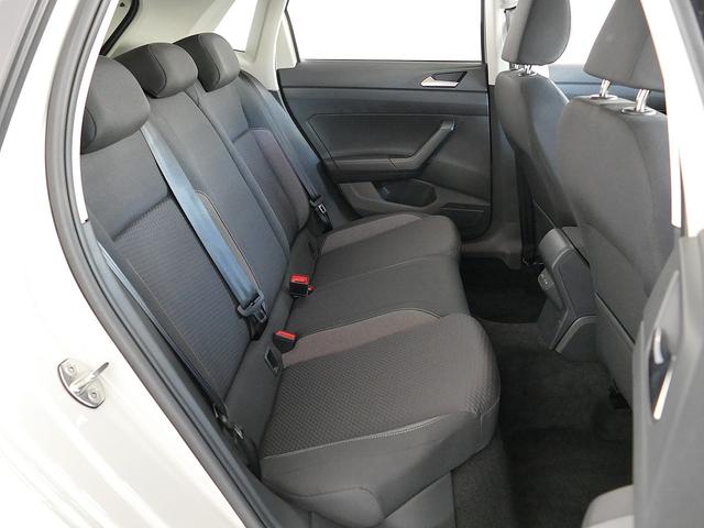 ポロ ＴＳＩアクティブ　フォルクスワーゲン認定中古車　禁煙　１オーナー　純正ナビゲーション　ＥＴＣ　リアカメラ　アダプティブクルーズコントロール　純正アルミホイール　テクノロジーＰＫＧ（21枚目）