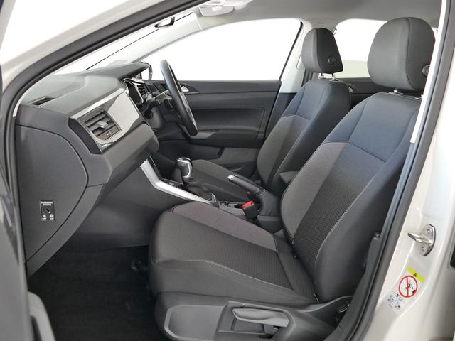 ポロ ＴＳＩアクティブ　フォルクスワーゲン認定中古車　禁煙　１オーナー　純正ナビゲーション　ＥＴＣ　リアカメラ　アダプティブクルーズコントロール　純正アルミホイール　テクノロジーＰＫＧ（22枚目）