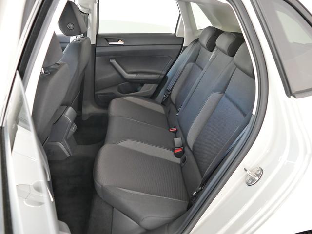 ポロ ＴＳＩアクティブ　フォルクスワーゲン認定中古車　禁煙　１オーナー　純正ナビゲーション　ＥＴＣ　リアカメラ　アダプティブクルーズコントロール　純正アルミホイール　テクノロジーＰＫＧ（23枚目）