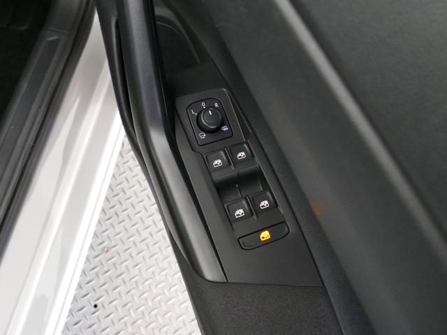 ポロ ＴＳＩアクティブ　フォルクスワーゲン認定中古車　禁煙　１オーナー　純正ナビゲーション　ＥＴＣ　リアカメラ　アダプティブクルーズコントロール　純正アルミホイール　テクノロジーＰＫＧ（42枚目）