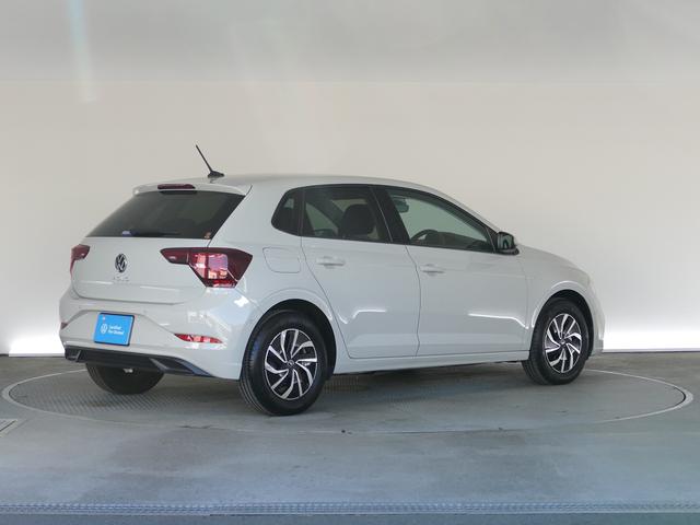 ポロ ＴＳＩアクティブ　フォルクスワーゲン認定中古車　禁煙　１オーナー　純正ナビゲーション　ＥＴＣ　リアカメラ　アダプティブクルーズコントロール　純正アルミホイール　テクノロジーＰＫＧ（61枚目）