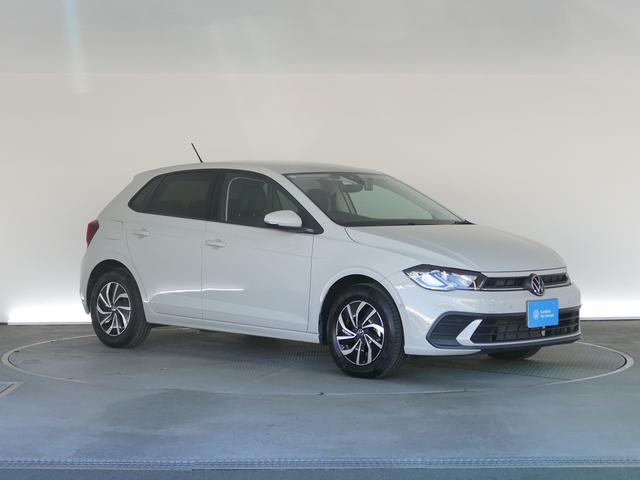 ポロ ＴＳＩアクティブ　フォルクスワーゲン認定中古車　禁煙　１オーナー　純正ナビゲーション　ＥＴＣ　リアカメラ　アダプティブクルーズコントロール　純正アルミホイール　テクノロジーＰＫＧ（65枚目）