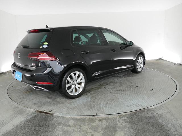 ゴルフ ＴＳＩハイライン　フォルクスワーゲン認定中古車　禁煙　黒革　純正ナビゲーション　ＥＴＣ　リアカメラ　アダプティブクルーズコントロール　純正アルミホイール（59枚目）