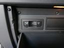 ETC車載器はグローブボックス内に設置されてます。ETCは2.0なので高速走行時などには事故や渋滞情報がナビ画面に表示され安全運転をうながしてくれます。