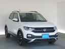 VWブランドの多彩なMODELの綺麗な中古車が道行く人たちに楽しんでもらいますよう展示しております。