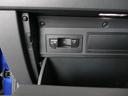 ETC車載器はグローブボックス内に設置されてます。ETCは2.0なので高速走行時などには事故や渋滞情報がナビ画面に表示され安全運転をうながしてくれます。